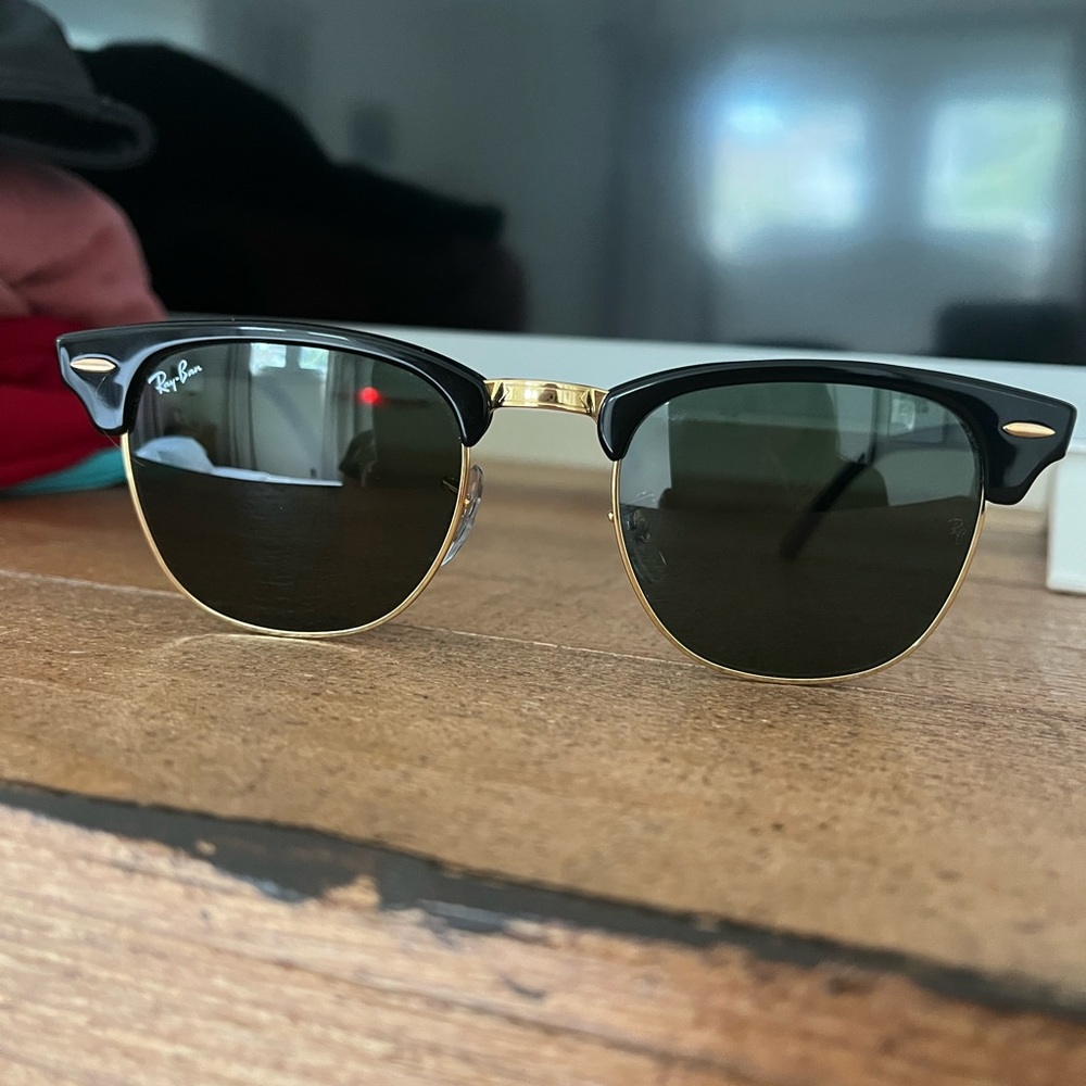 Ray-Ban Clubmaster-RB3016 - Picture 2 of 5
